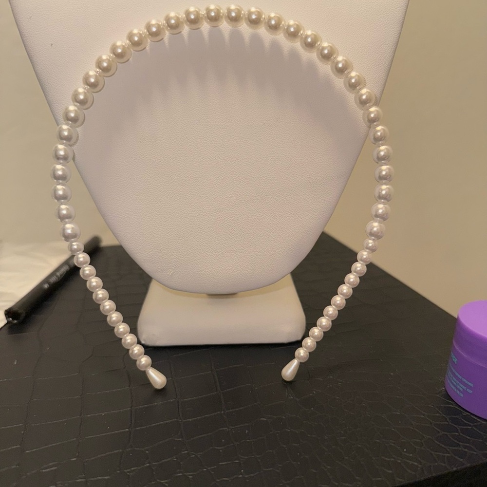Chic Classic Faux Pearl Beaded Headband 👑 - Picture 6 of 9